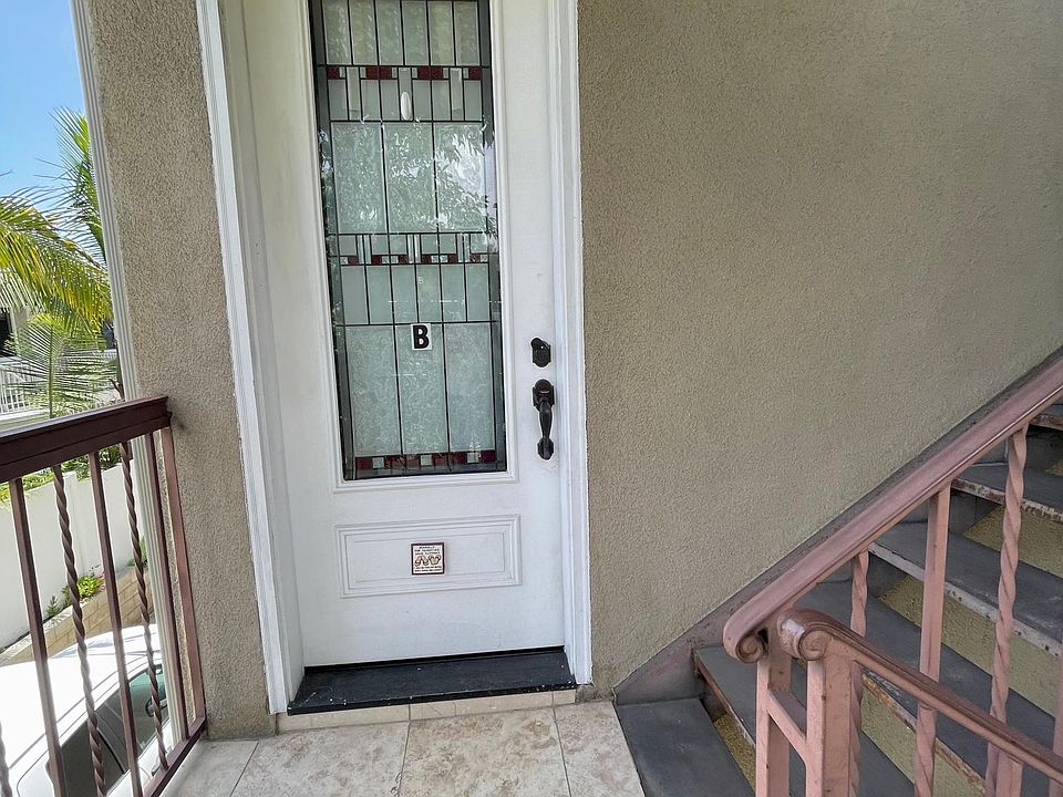 1st image of 2709 Calle Del Comercio APT B