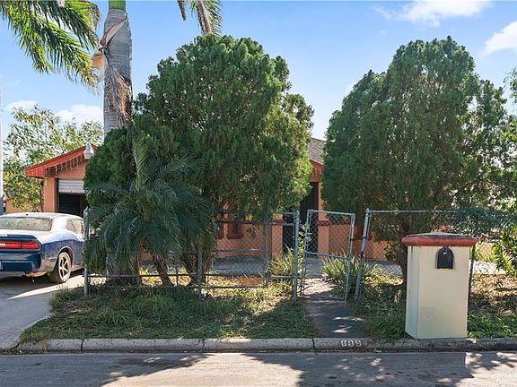 2nd image of 609 W Albatross Ave