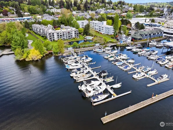 6121 NE 175th Street #A304, Kenmore, WA 98028