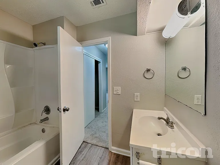 4909 Tiffany Ln — Photo 9
