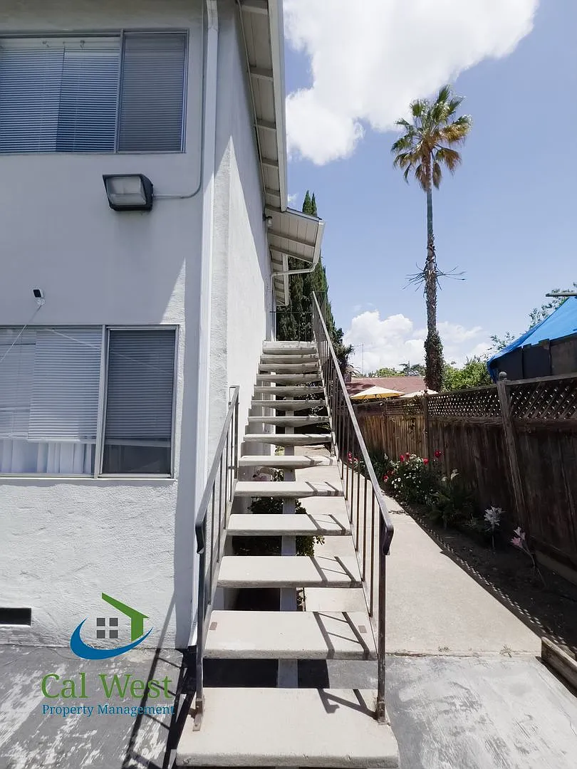 $2895 - Cozy 2/1 in the heart of Downtown San Jose — Photo 4