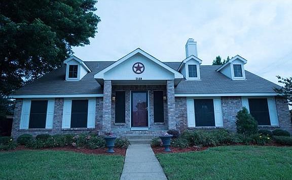 2nd image of 7129 Lo Chalmers Ln
