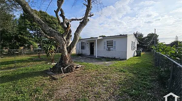 524 NW 21st Ave — Photo 1