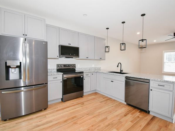 243 Echo Lake Rd #3