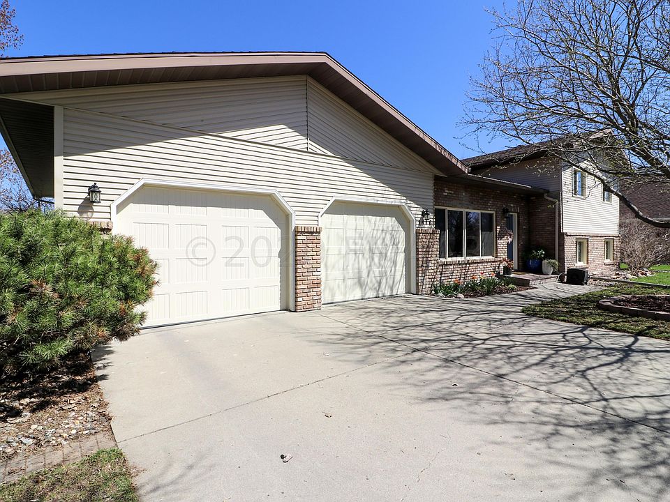 1st image of 1416 16th Ave E