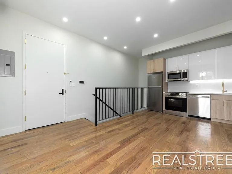 463 Dekalb Ave #1A — Photo 2