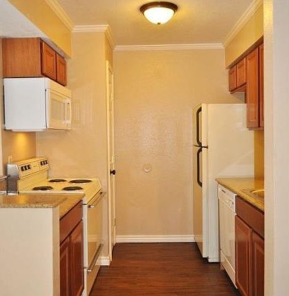 2nd image of 904 University Oaks Blvd APT 010