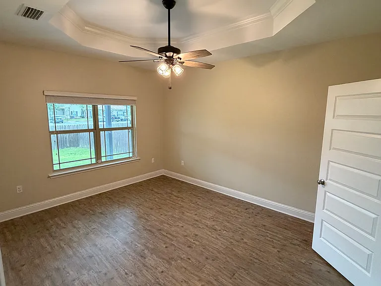 109 Clear Springs Cir — Photo 17