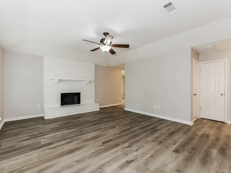 6003 Cool Springs Dr — Photo 4