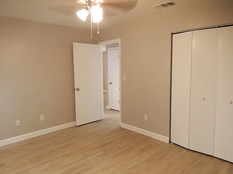 520 Pasco Ct — Photo 13