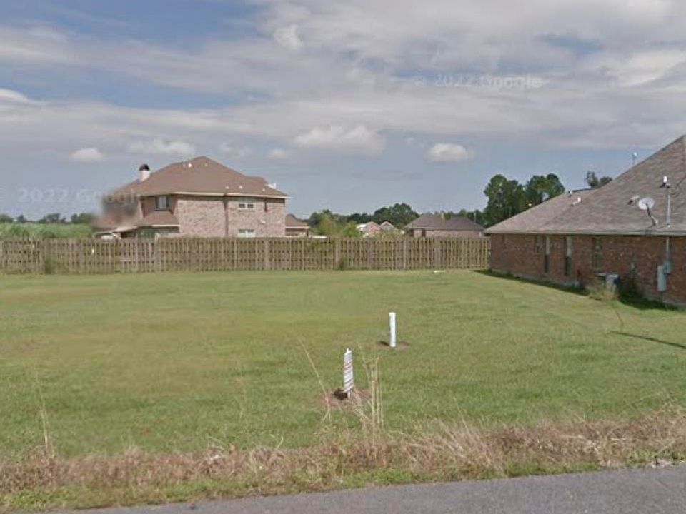 2nd image of 26 Bocage Dr