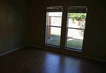3rd image of 304 Dorchester Sq