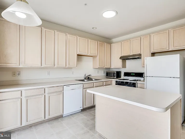 2702 Snowmill Ct — Photo 18