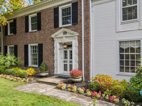 2867 Torrington Rd, Shaker Heights, OH 44122