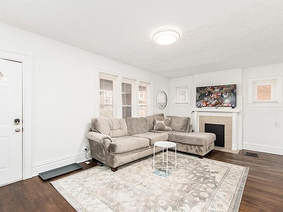 3rd image of 367 Chittenden Ave
