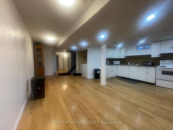 5th image of 135 Northgate Dr
