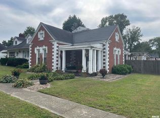 109 S 9th St, Herrin, IL 62948