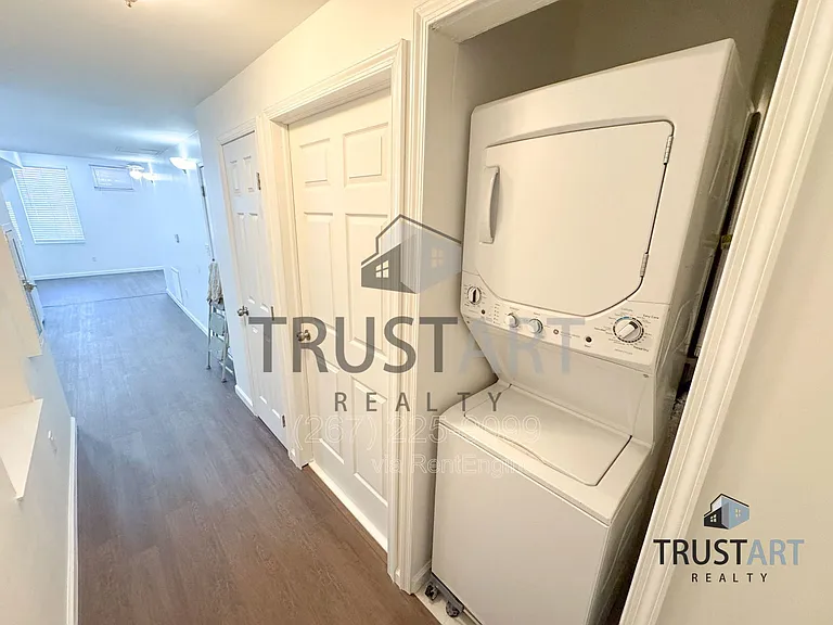 910 N 41st St #2 — Photo 6