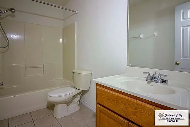 142 Country Club Rd #5 — Photo 7