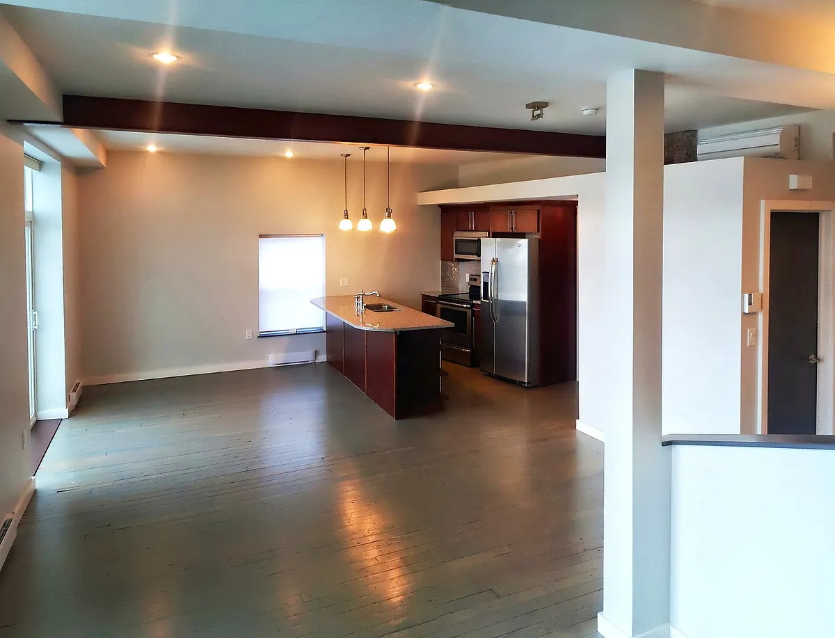 Building Photo - 65 Salt Point Rd #4