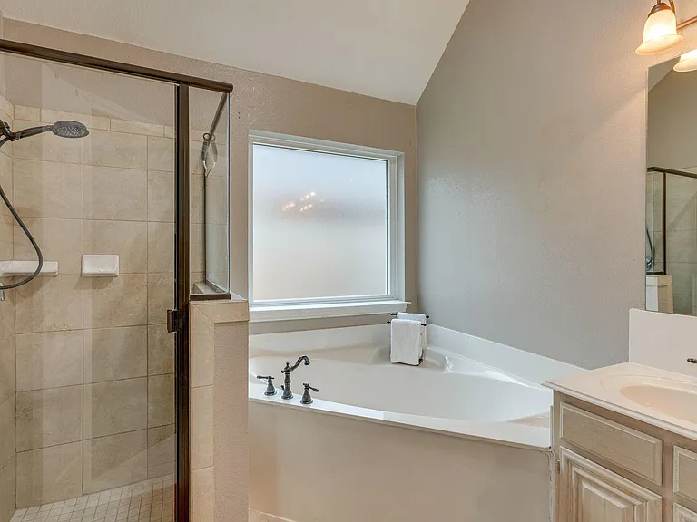 9005 Tyne Trl — Photo 16