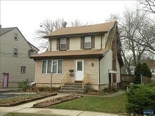 2nd image of 31 Forest Pl