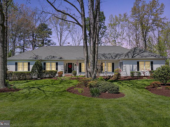3rd image of 11304 Stonewall Jackson Dr
