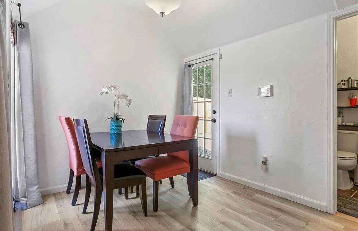 3 bed, 1192 sqft, $2,000 — Photo 4
