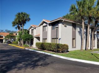 3246 Coral Lake Ln, Pompano Beach, FL 33065