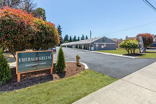 Emerald Greens Apartments Modern Living in the Heart of Olympia Photo 1