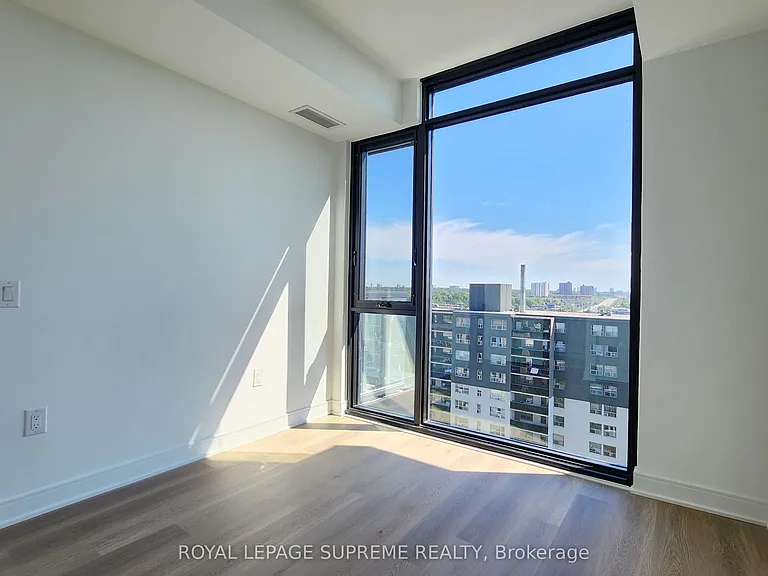 86 Dundas St E #1212 — Photo 15