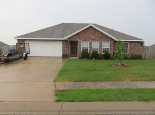 210 Washburn Dr, Pea Ridge, AR 72751