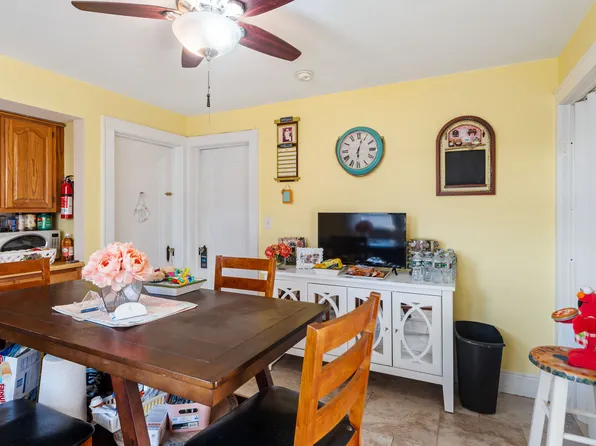 1041 Stonewall Lane image 11 of 48