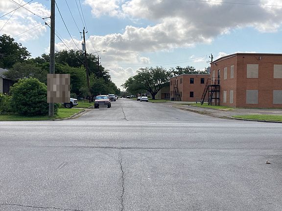 4th image of 1600 2nd St