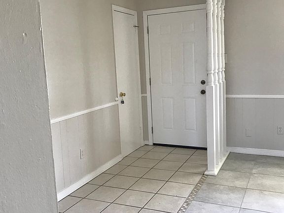 3rd image of 382 Nancy Dr
