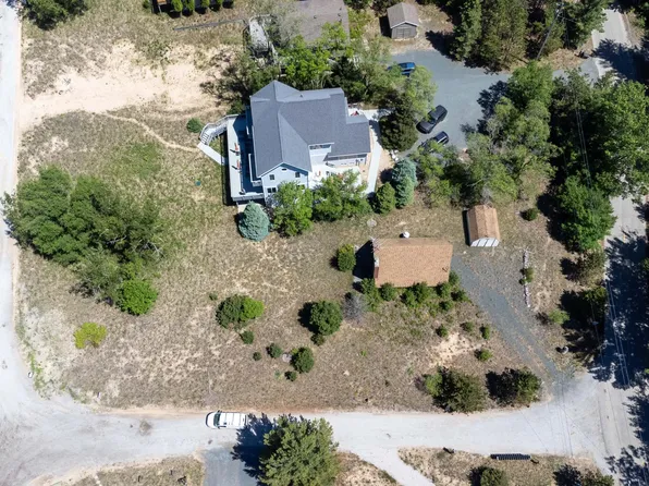 54 S Beacon Dr, Mears, MI 49436
