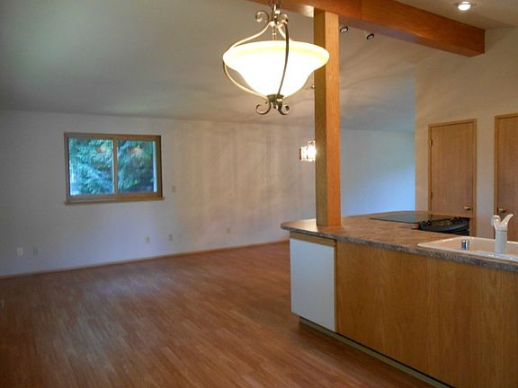 4th image of 5502 160th Ave NE