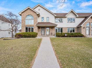 2033 Cliff Alex Ct S UNIT C, Waukesha, WI 53189