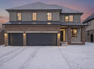 14686 Eleanor Dr, Sterling Heights, MI 48312