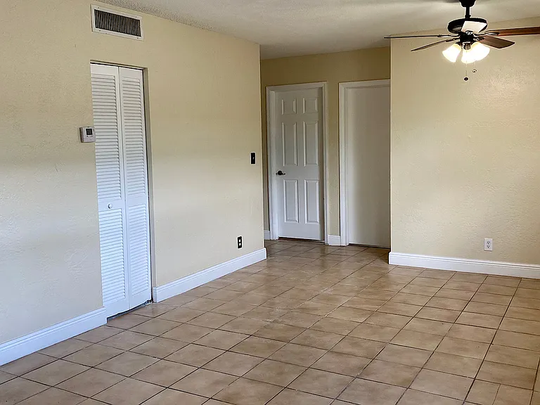 4061 N Dixie Hwy #28 — Photo 13