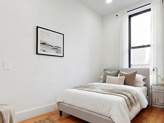 3rd image of 160 W 130th St #3A