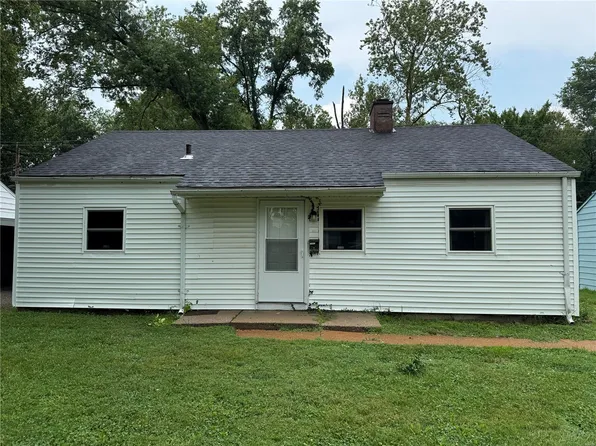 1112 Bel Aire Dr, Belleville, IL 62220