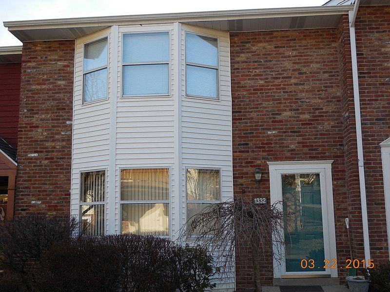 Front Entrance
						:
						Bay window 1st and 2nd floor