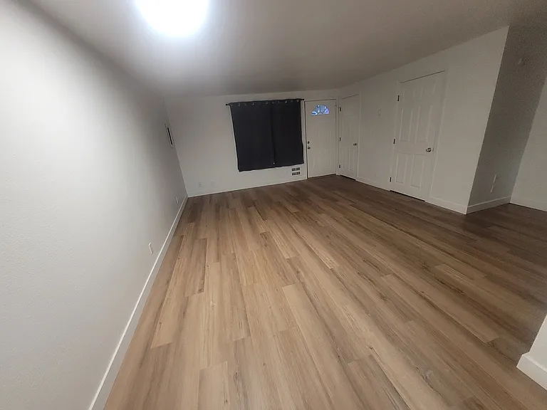1554 Houston Ave — Photo 12