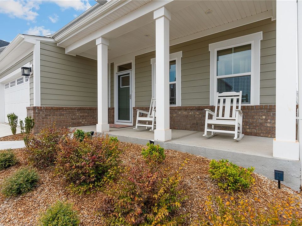 1st image of 209 Furness Dr