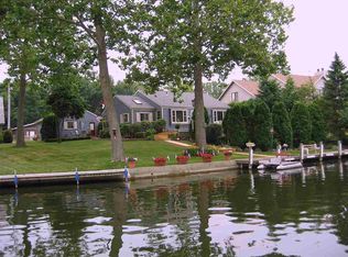 8108 E Quiet Harbor Dr, Syracuse, IN