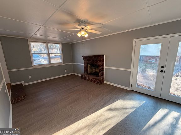 5th image of 224 Rutland Cir