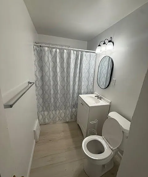 872 Eloise Dr #UP — Photo 4