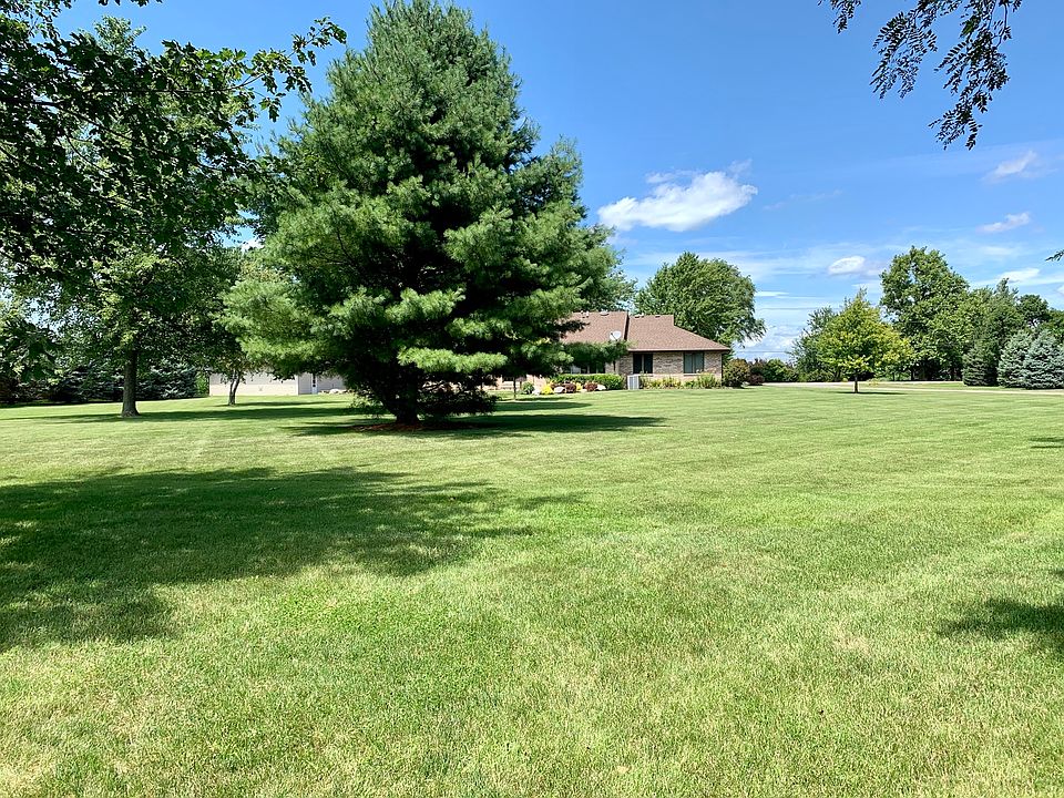 2nd image of 2795 Airport Rd