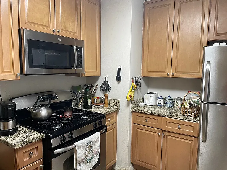3215 Arlington Ave #2J — Photo 5